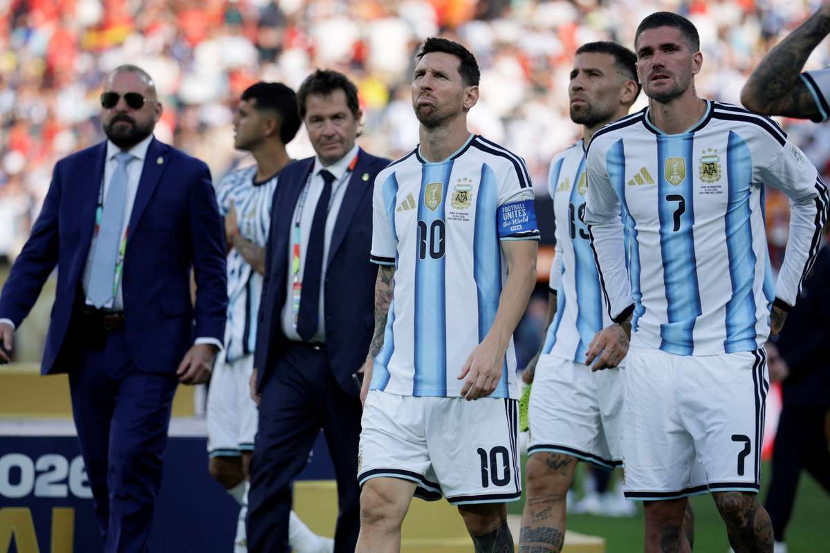 FIFA正式调查阿根廷足协及三名球员:福克兰群岛横幅与决赛冲突事件