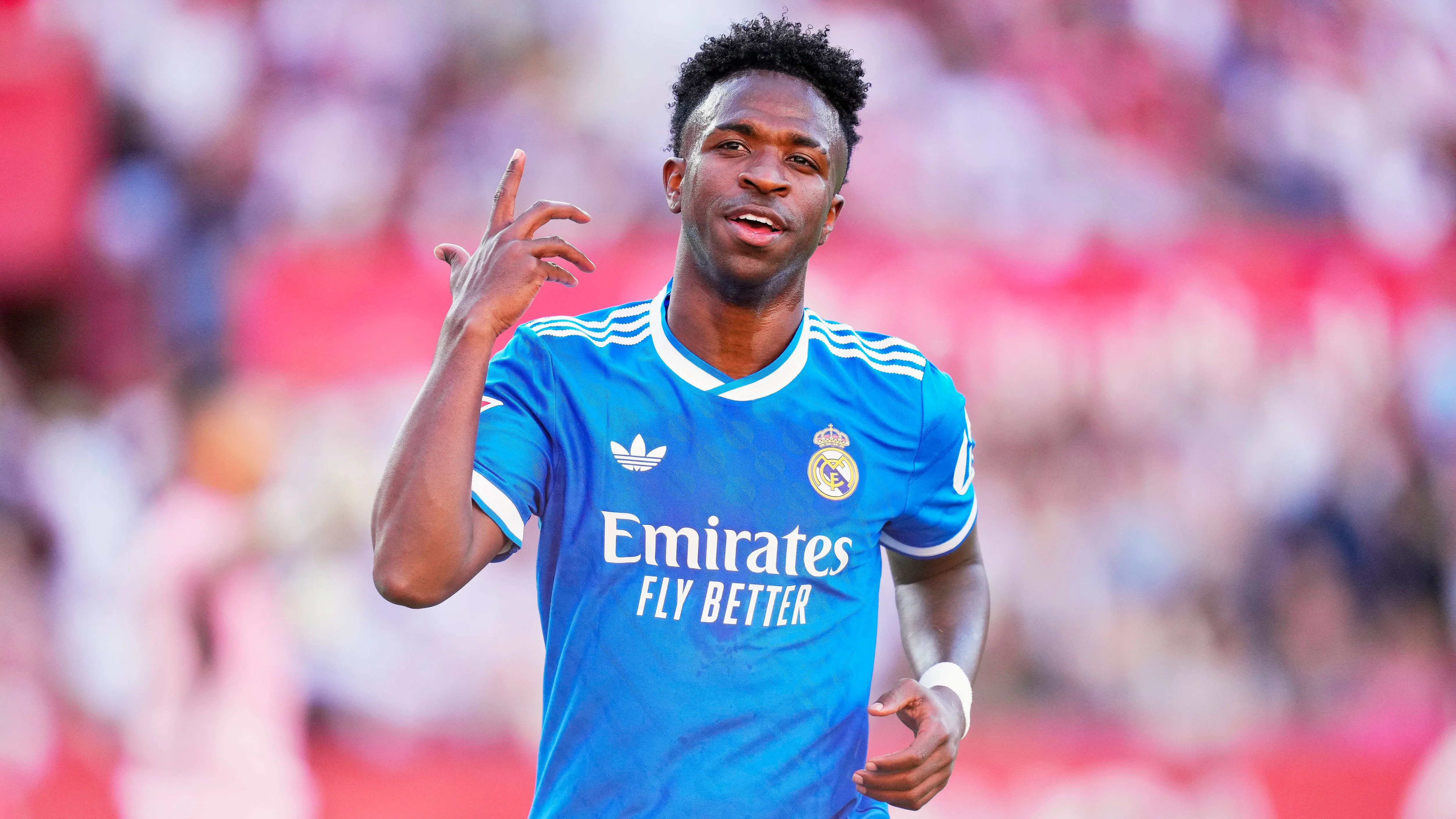 阿森纳豪掷1.45亿欧报价维尼修斯,皇马面临艰难抉择