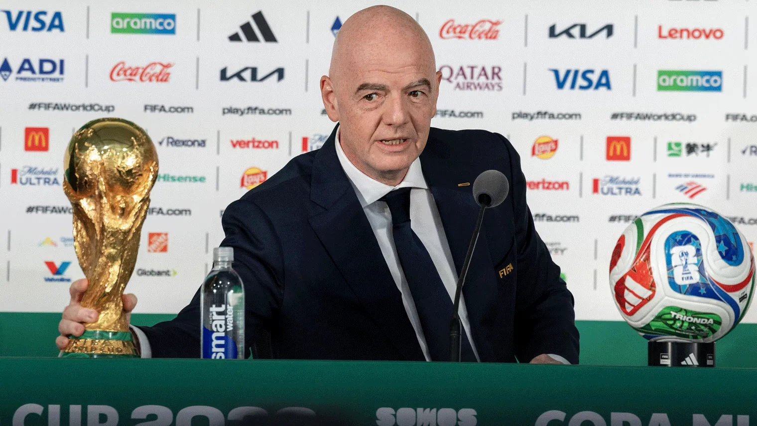 世界杯主办城市催款 FIFA拖欠承诺引争议 因凡蒂诺再陷危机