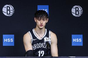 领先40分也未获得出场机会！媒体人：曾凡博本场就没有安排出场