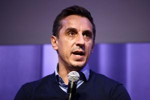 内维尔:小贝能和阿迪合作都是因为我 是我给了他第一双猎鹰球鞋