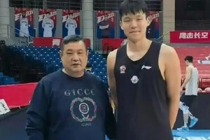 徐长锁数月前曾说与杨瀚森经常联系 以后会培养更多小杨那样球员