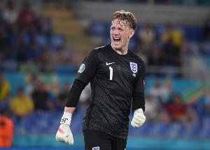 皮克福德:在英格兰队空闲时,我经常和马奎尔组队玩《使命召唤》