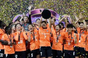 津媒:武汉女足今日出战女足冠军杯,若能晋级半决赛将战阿森纳
