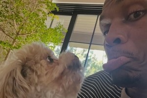 威少为爱犬庆生：十一岁依然风采不减?? 你是真正的MVP！