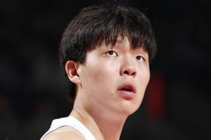 ?完美！杨瀚森17分钟砍新高16分3帽 第三节突然爆发连得14分！