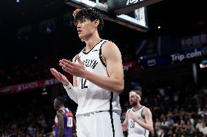 媒体人:从比分上来讲不上小曾也没啥说的 NBA和我们还需要磨合