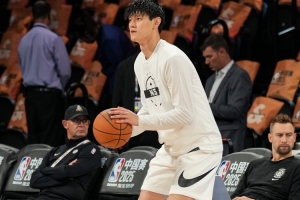媒体人:赛前就听说篮网没计划让小曾打 但敢于走出去一定多鼓励