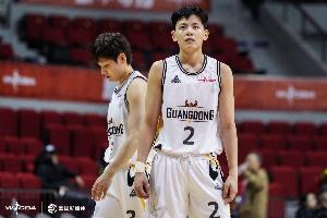 官方：杨力维杨舒予家里突发紧急情况 无法随队参加佛山之夜赛事