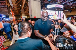 奥尼尔快手展台互动燃爆NBA中国赛,实现球星球迷双向奔赴