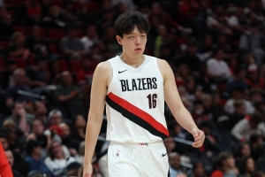 媒体人:大方承认小杨与凯斯勒&弩机差距 这也是新秀必须交的学费
