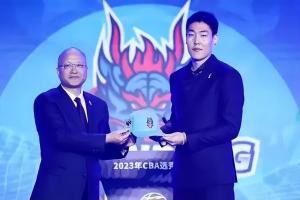 山东男篮11号秀!前CBA球员阿泽蒙BA赛场狂轰101分 助队6连胜领跑