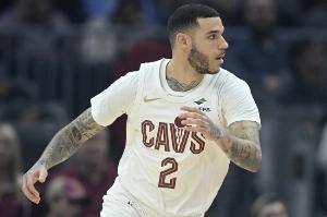 健康打球！NBA官推祝朗佐-鲍尔28岁生日快乐???