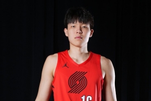 解说:里夫斯的大合同可真没得跑了 杨瀚森还需要加快适应NBA