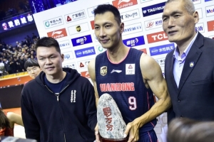7年前的今天:广东男篮球星易建联迎来CBA万分里程碑