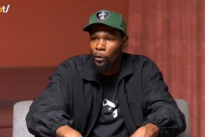 KD:我可不会为了工资留在NBA 若掉出轮换不如去和兄弟们打打野球