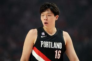 队记:CBA没防守三秒所以杨瀚森只需往里一站 在NBA明显不知所措