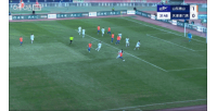 泰山2-0领先！瓦科策动谢文能传中，泽卡头球破门+向看台比心示爱
