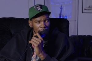 你会去月球吗?KD :那要看宇宙飞船的尺寸 据说里面空间很小