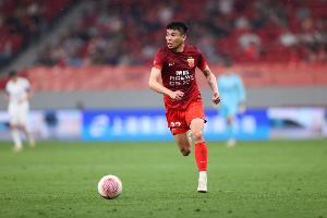 记者:海港已抵达泰国备战亚冠,李帅、刘若钒、加布里埃尔伤缺