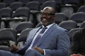 NBA巨星奥尼尔？奥胖上节目时皮一下：让字幕组加上传奇这两字