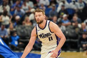 中规中矩！小萨博尼斯半场7中4拿到11分8板3助