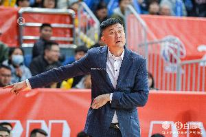 媒体人:广东还在努力调整每个球员的竞技状态 为淘汰赛做准备