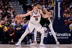 文班：约基奇是世界上最好的球员之一 他可能值得再拿一个MVP！