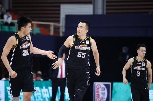 沈阳日报评辽篮:再难,也会拼到最后一刻