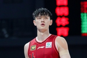 媒体人:已有5支NBL球队报价曾凡博 小曾还收到多所NCAA名校邀约