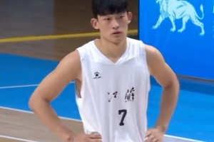 全运会U18男篮排位赛-王昱翔19分5板 江苏U18全运男篮战胜湖北队