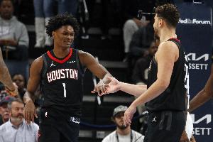 抢爆了！火箭篮板60-38领先魔术22个 全队三人篮板上双