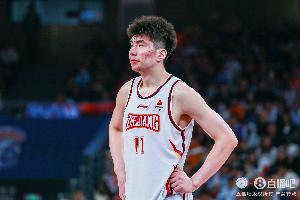 余嘉豪:当时夹在浙江全运男篮和俱乐部中间非常难受 很想哭
