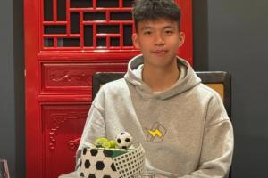 生日快乐?王钰栋19岁生日社媒晒照 本赛季30场12球+本土射手王