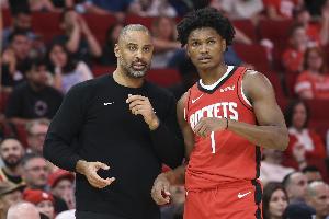 火记:阿门需调整进攻策略和组织 阅读场上形势的能力需提升