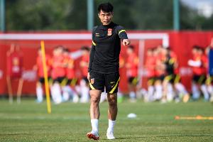 直播吧:郑智执教青岛西海岸成定局,黄博文、李雷雷加入教练团队