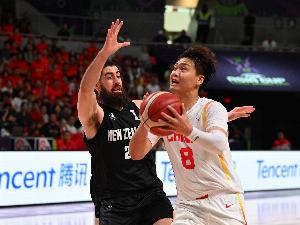 记者：缺少赵睿男篮挡拆发起质量下滑太多了 但不希望他带伤登场
