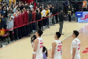 媒体人:前辈督战&球迷呐喊是动力也是压力 男篮失去亚洲杯松弛感