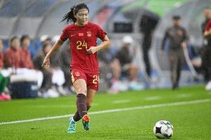 王爱芳感慨：中国女足与英格兰差距较大，竭尽全力也难与对方抗衡