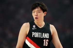 媒体人：克林根因病出战成疑 杨瀚森有时间调整状态 或迎登场机会