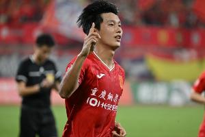 足球报:铜梁龙年轻化与战术相契合,冲超后仍将重视年轻人的培养