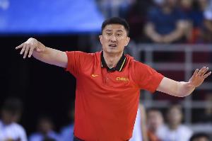 杜锋：上半场三分空位出来了还11中0 已经不是技术方面的问题了