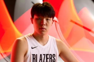 拓记:杨瀚森的篮板保护、犯规控制、选位判断、身体对抗还需打磨