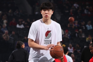 媒体人:杨瀚森作为轮换是合格的 但首发他确实现在能力有限