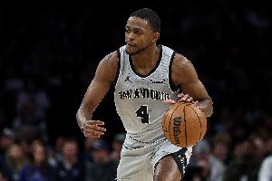 福克斯:渴望拿下NBA杯的冠军 但我们终极目标是夺得NBA总冠军
