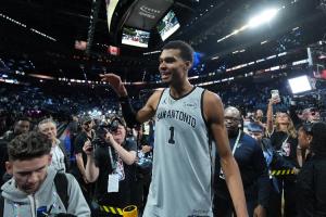 ?马刺淘汰雷霆杀进NBA杯决赛！排名升至西部第四 湖人掉到第五
