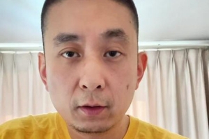 解说：斯玛特不能一棒打死 在场上提供活力防守 湖人开会效果明显
