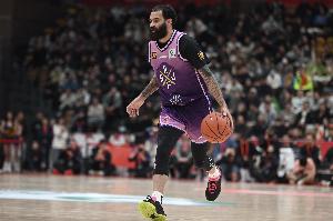 媒体人:北京今年选的外援真的挺一般 打强队基本没啥竞争力