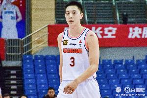 状态还是一般！胡明轩9中3&三分8中2拿到10分2助 出现3失误