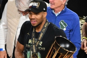 福克斯：历史证明只要能进NBA杯决赛 你就能夺得NBA总冠军